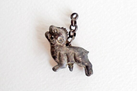 Silver lion charm, probably part of chatelaine, e… - image 3