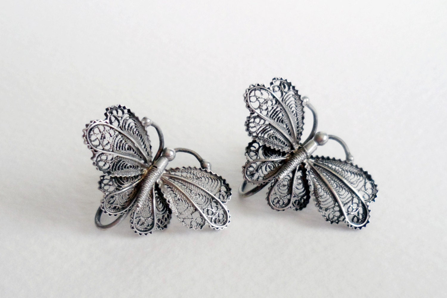 Jonc Vintage En Argent Vieilli 835 - Modèle Fleur Avec Poinçon - Super état - Occasion