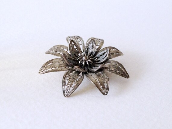 Late 19th century lotus or floral bloom brooch pi… - image 1