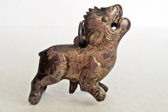 Silver lion charm, probably part of chatelaine, e… - image 4