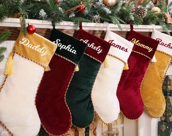 Gepersonaliseerde fluwelen kerstsokken: kerstversieringen, kerstcadeaus 2025