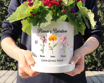 Personalized Grandma's Garden Plant Pot, Custom Gift for Grandma, Birth Month Flower Pot, Garden Gifts, Perfect for Mother's Day or Birthday