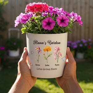 Pot de fleur personnalisé avec nom de petits-enfants, cadeau de grand-mère pour la fête des mères, fleurs de naissance pour maman, cadeaux de sa fille, cache-pot d'intérieur/extérieur