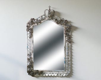 Ornate Crown Wall Mirror – Vintage French Style Vanity Mirror with Floral Frame, Shabby Chic Baroque Accent for Bedroom or Hallway