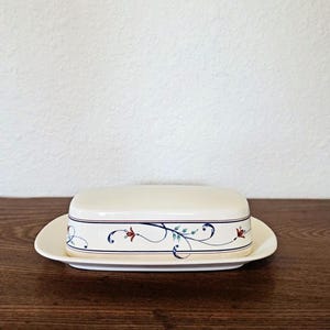 Mikasa Intaglio Annette Covered 1/4 lb Butter Dish Set, Vintage Stoneware, CAC 20