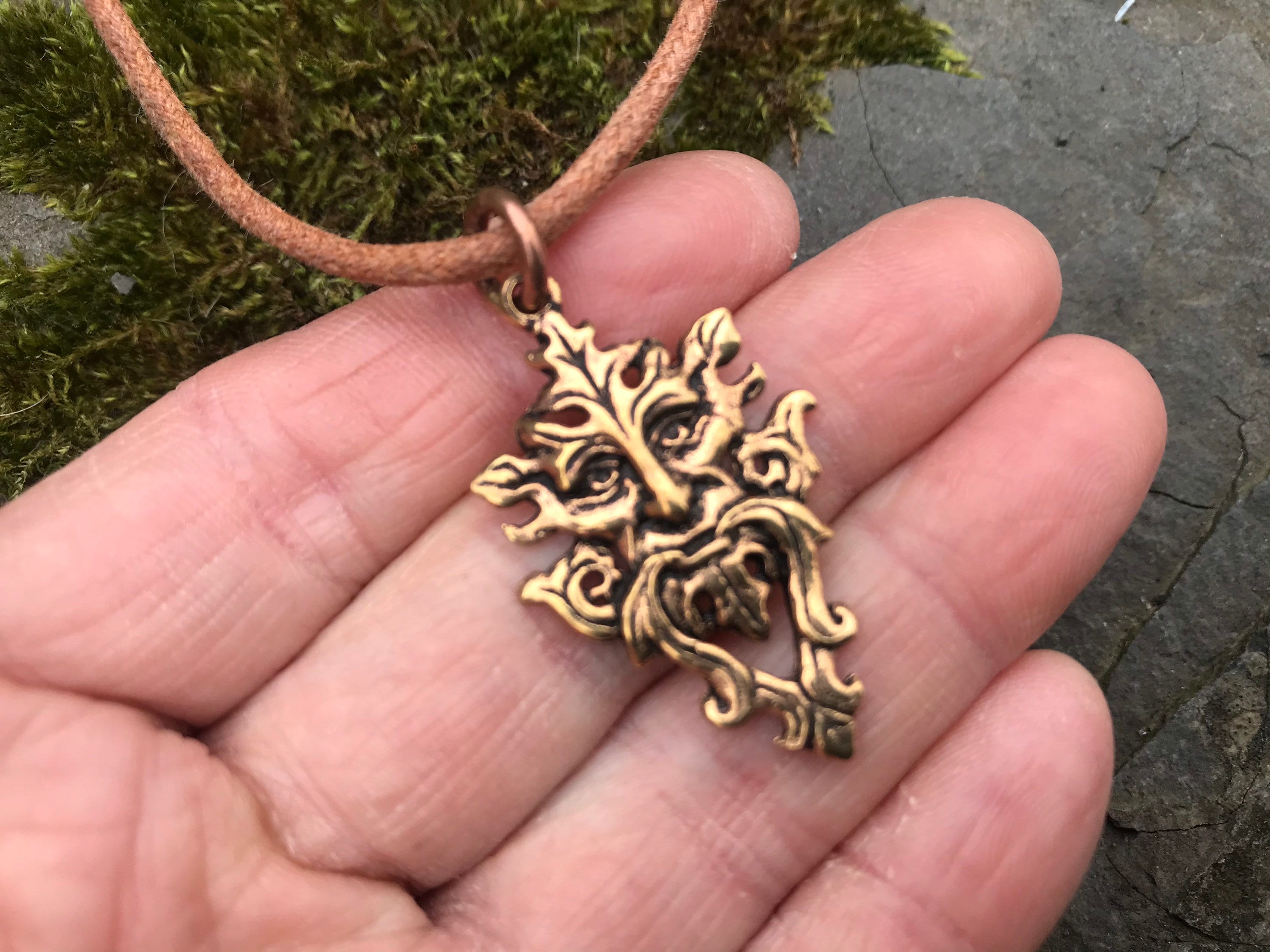 Green online man pendant