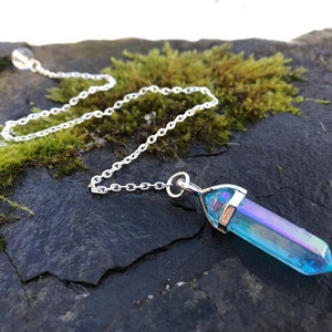 AQUA AURA PENDULUM quartz point unusual rainbow blue green pink wand dowsing pendulum crystal healing emotional healing