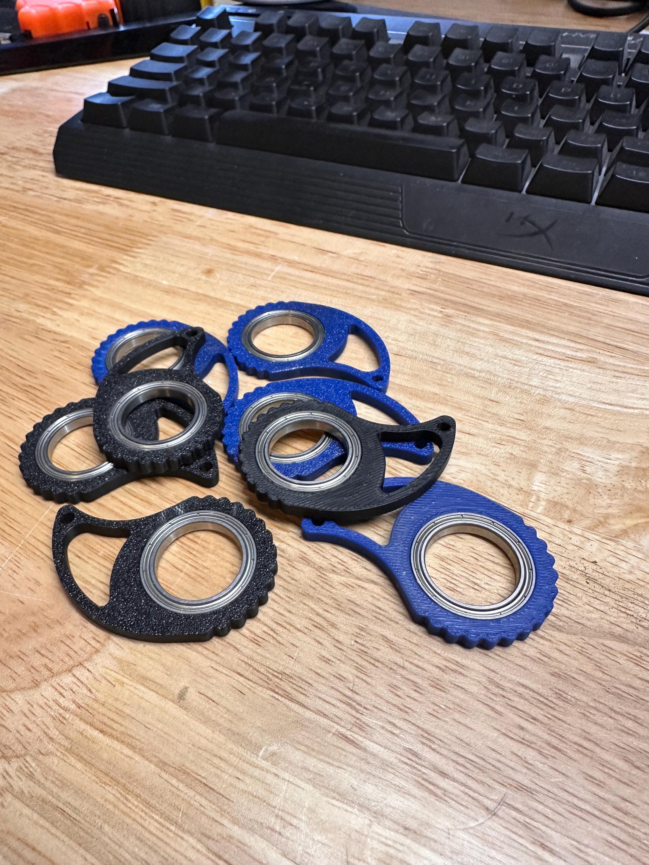 keychain karambit. perfect fidget toy of 2025