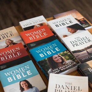 Christian eBooks Collection: Bible Studies, Devotionals, Prayer Guides Inspirational Books for Spiritual Growth and Faith in Jesus
