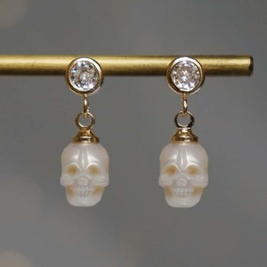 Natural Pearl Skull Earrings Hand-carved Pearl Drop Earrings Freshwater Pearl Skull Jewelry Skull Stud CZ Earrings Halloween Gothic Earrings