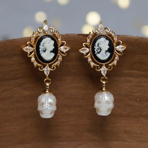 Freshwater Pearl Skull Earrings Hand-carved Pearl Drop Earrings Vintage Earrings Gift For Her Christmas Pearl Jewelry Set Halloween Earrings