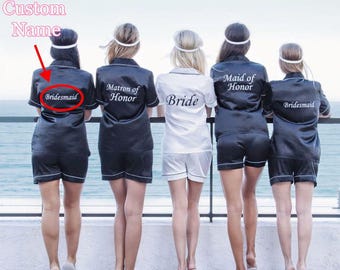 Satijnen pyjamaset bruidsmeisje: gepersonaliseerde pyjama's voor bruidsfeesten