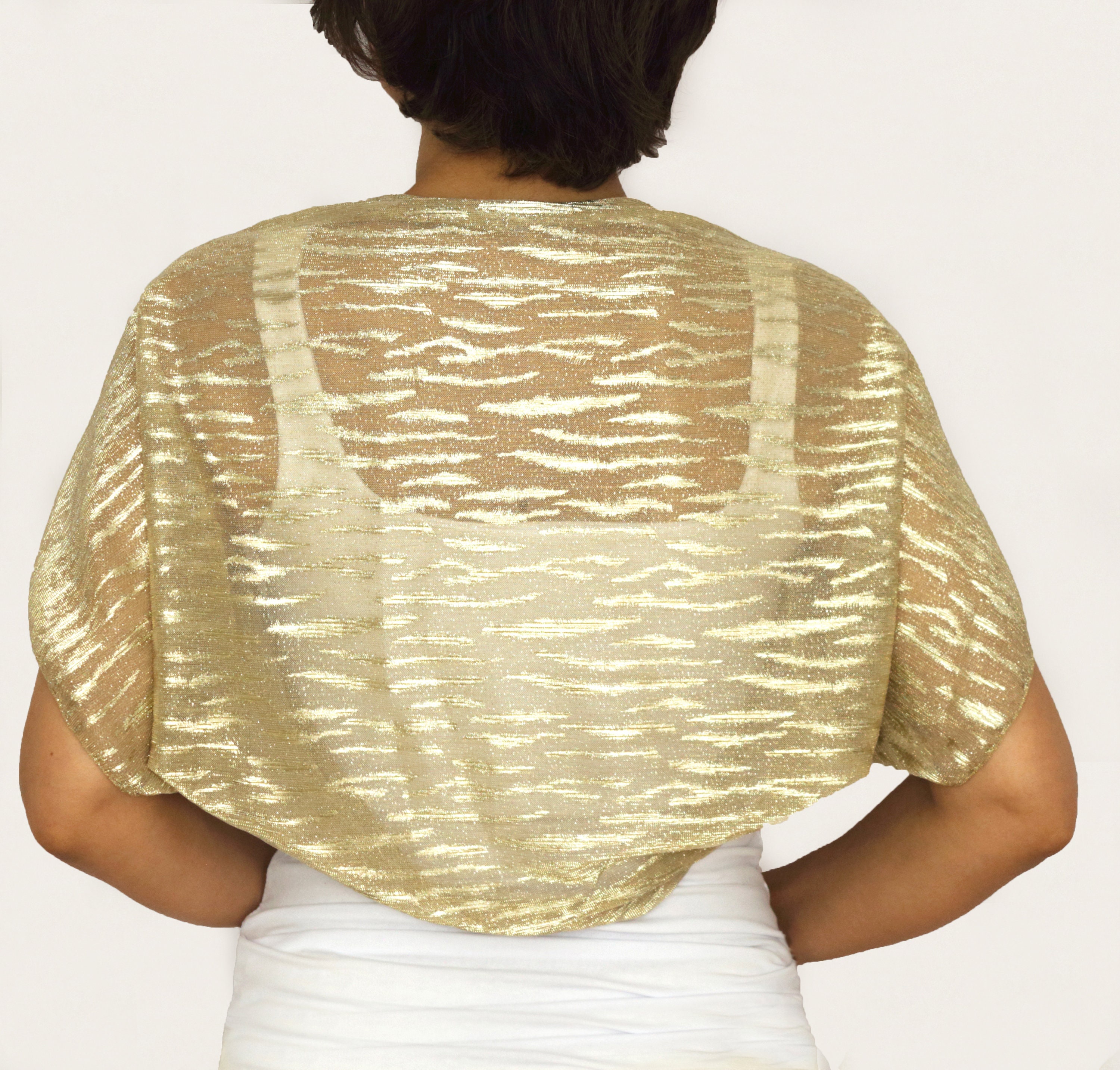 mother of the bride shrugs and boleros