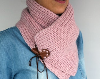 Grosse écharpe en tricot, pure laine mérinos et coton rose, écharpe épaisse tricotée à la main, cache-cou, accessoire d'hiver chaud, capuchon rose pâle confortable, cadeau unisexe
