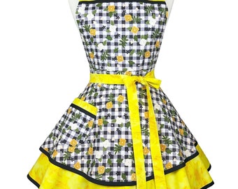 Retro Black Check Apron with Yellow Floral – Personalized Kitchen Gift