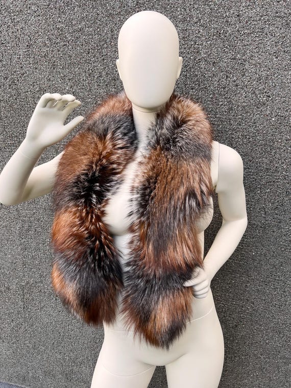 Stola di pelliccia di procione Finn: sciarpa di pelliccia marrone