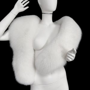 Luxurious Arctic Fox Fur Stole: White Saga Fur Collar, 70&quot; Length