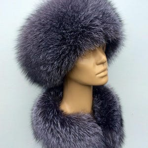 Finn Frost Fox Fur Hat and Scarf Set: Leather Trim