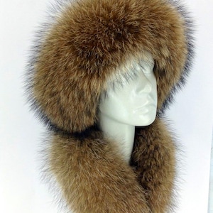 Finn Raccoon Fur Hat and Scarf Set: Leather Accent