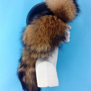 Finn Raccoon Fur Trapper Hat: Leather Winter Hat with Detachable Tail