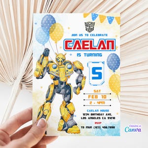 Peut inclure: Une carte d'invitation d'anniversaire avec un robot jaune et noir, des ballons à pois bleus et jaunes, et des fanions jaunes. Le texte indique : Join us to celebrate Caelan is turning 5, Sat Feb 10, 2-4pm, Caelan House, 1234 Birthday Ave, Los Angeles CA 91210, RSVP to Mun (123) 456.7890.