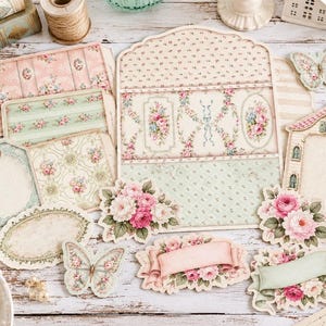 Kit de scrapbooking sans couture, pochette style shabby chic, papier pour tea party, embellissements roses vintage, pochette cascade, pochettes, papier scrapbooking