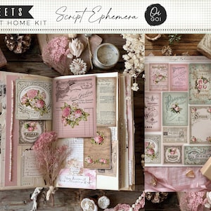 Könnte beinhalten: Ein Print-at-Home-Kit im Vintage-Stil mit dem Text "6 SHEETS PRINT AT HOME KIT" und "Script Ephemera". Das Kit enthält verschiedene florale und botanische Designs, darunter Etiketten, Tags und Journalseiten in zarten Rosa-, Grün- und Cremetönen. Die Gesamtästhetik ist romantisch und antik.