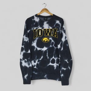 Vintage Iowa Hawkeyes NCAA Sweatshirt Medium Iowa Hawkeyes Spell Out Logo Sweater University of Iowa Tie Dye Crewneck Size M