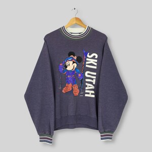 Vintage 90er Jahre Micky Maus Ski Utah Disney Sweatshirt Großes Micky Maus Ski fahrend Pullover Walt Disney Mickey Cartoon Rundhalsausschnitt Größe L