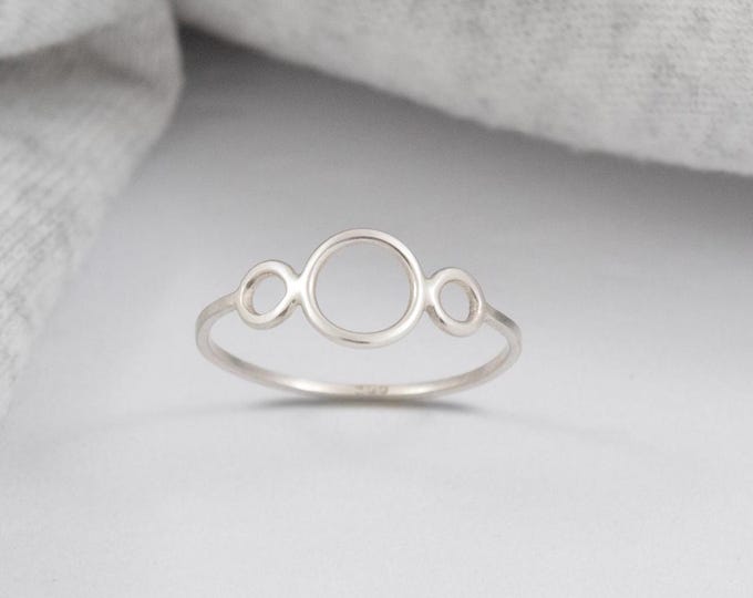 Minimalist triple circle silver ring, bohemian ring, circle ring, women's ring, women's gift, simple ring.