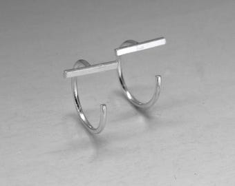 Half hoop earrings with horizontal bar – Modern and minimalist design in handmade silver