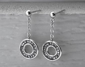 Sleeper earring with chain and crystal hoop – Elegant and delicate long earring in handmade silver
