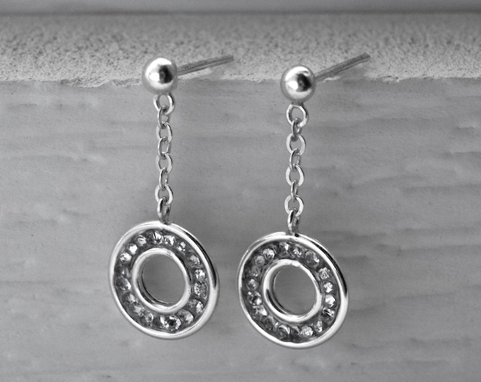 Sleeper earring with chain and crystal hoop – Elegant and delicate long earring in handmade silver