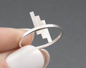 Handmade minimalist ring in 925 sterling silver – Geometric design of three bars, symbol of modern balance