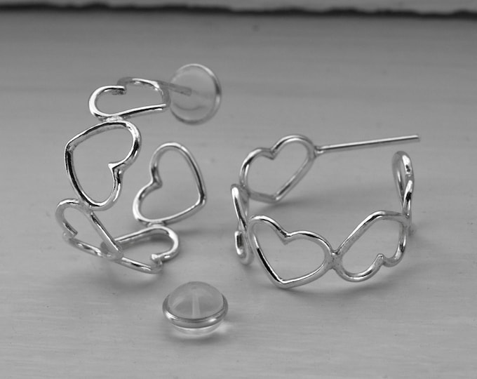 Intertwined Hearts Half Hoop Earrings in 925 Silver – Delicate and Romantic Design