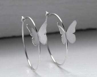 3cm silver hoop with butterfly on the front – Modern and symbolic handmade earring
