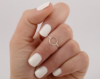 Minimalist silver circle ring, bohemian ring, modern ring, women's ring, silver ring, gift for women.