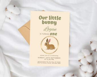 Nuestro conejito es una invitación, algún conejito es uno, Invitación electrónica de cumpleaños de conejito pequeño, Invitación electrónica editable de primer cumpleaños de algún conejito