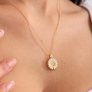 Sunflower Name Necklace Openable Daisy Necklace Personalized Daisy Necklace Gold Plated Daisy Charm Custom Hidden Name Pendant Gifts For Mom