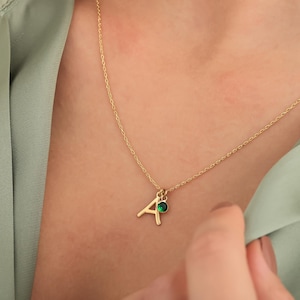 Collar con inicial y piedra de nacimiento en plata de ley, regalo personalizado para madres, collar con letra chapada en oro, regalo personalizado con piedra de nacimiento.