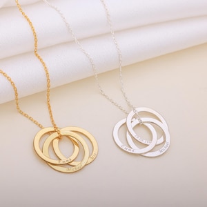 Personalized Circle Necklace, Interlocking Circles Pendant, Engraved Name and Date Necklace, Children Name Necklace for Mom, Gift for Her