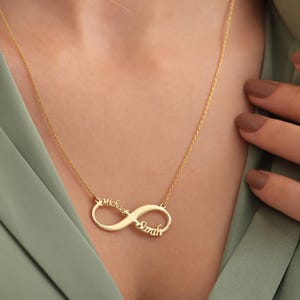 Collier prénom infini personnalisé : pendentif gravé personnalisé
