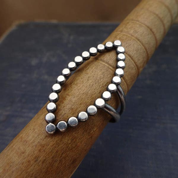 Sonora--Geoxideerde Sterling Silver Marquise Ring--Gestippelde --Handgemaakte --Dark Finish