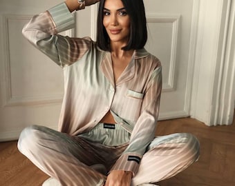 Conjunto de pijama de cetim para mulheres