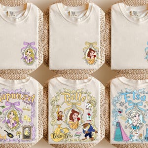Kokette Bögen Disney alle Prinzessinnen Charaktere Shirt, Mädchen Disney Trip Tee, Prinzessin Schloss, Aschenputtel Schneewittchen Ariel Belle Rapunzel Tee Bild 1