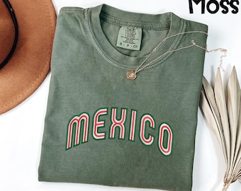 Camiseta Comfort Colors® México Retro 1968 con tipografía, regalo vintage de fútbol mexicano, ropa de orgullo nacional, camiseta para aficionados al fútbol internacional.