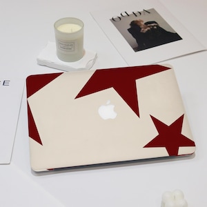 Cute Cartoon Beige Macbook Case Red Stars Macbook Case Cover for New Macbook Air 11/13/15 Macbook Pro 13/14/16 Macbook M4 Macbook 12 inches