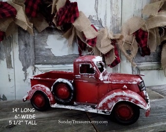 Large Metal Vintage Old Fashioned Red Truck Christmas With Snow / Primitive Country Christmas Tree Centerpiece Arrangement