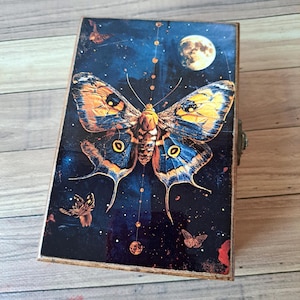 Caja de cartas de tarot personalizada Polilla Mística Celestial Caja de recuerdos de madera Caja de brujería Porta cartas de tarot Luna Celestial