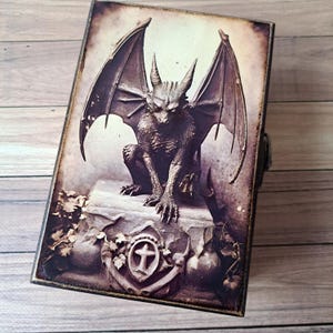 Gepersonaliseerde Gargoyle tarotkaartdoos Donkergotische houten aandenkendoos Hekserijdoos Tarotkaarthouder